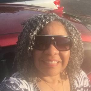 Meet your Posher, Yolanda